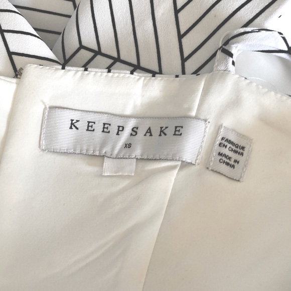 KEEPSAKE fit & flare white Dress black geometric print - Picture 7 of 7